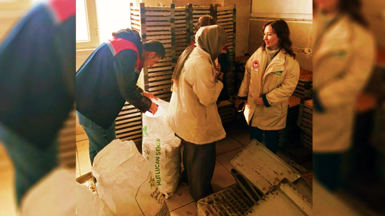 Urfa’da sağlığa zararlı iki ton bozuk tatlı ve kuru yemiş ele geçirildi